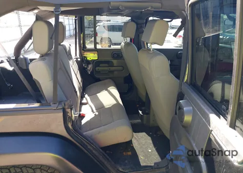 2007 Jeep Wrangler Unlimited Sahara z USA, uszkodzony, nr VIN 1J4GA59187L207002